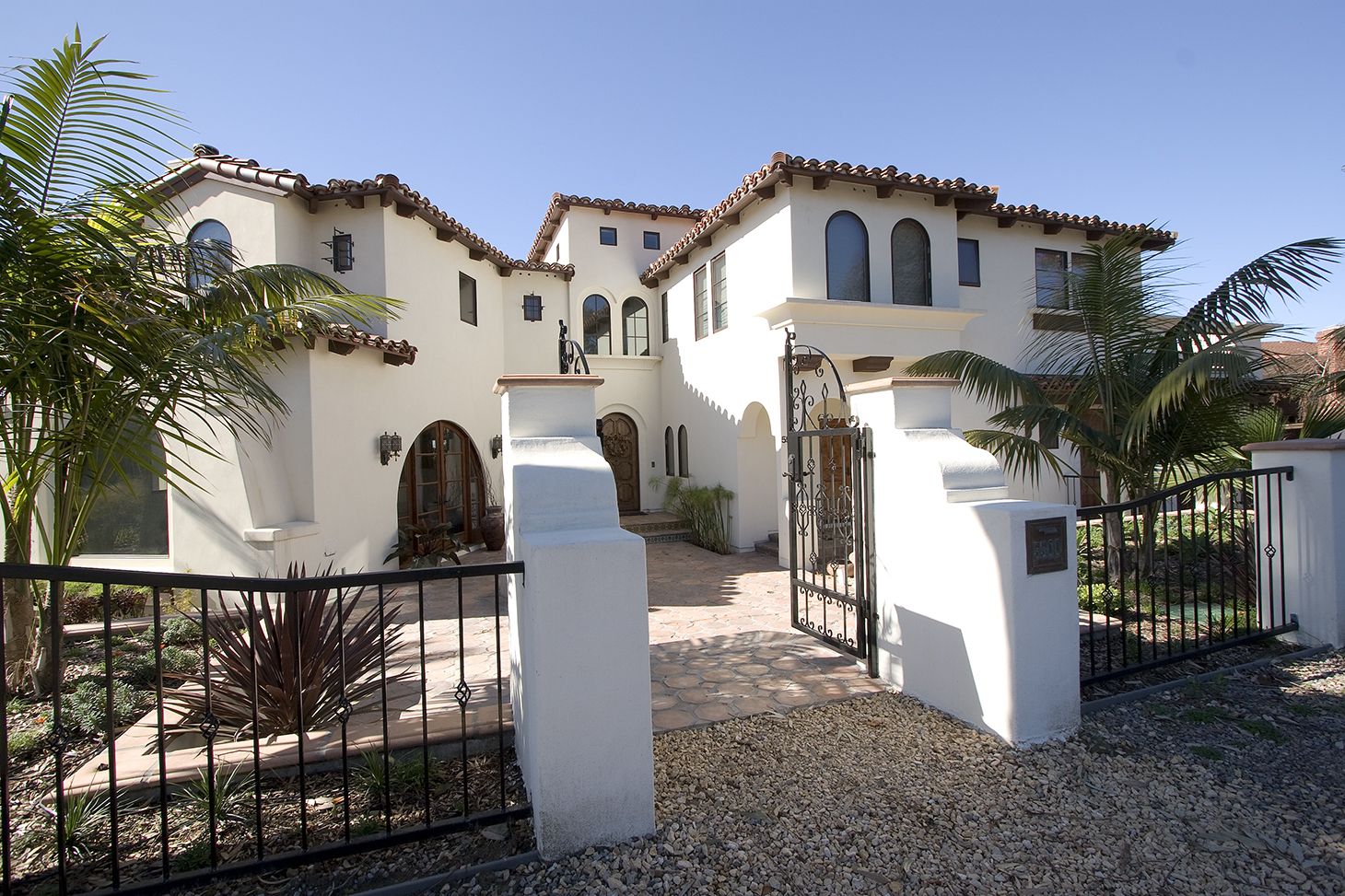 Why Spanish House Designs Are Gaining Popularity in Pakistan?